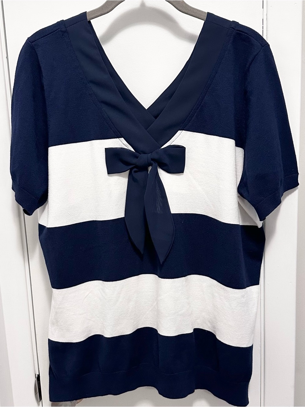 Leo & Ugo Navy Blue White Stripe Short Sleeve Knit Sweater Top 6 Bow V-neck